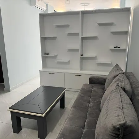 Aparthotel Apartment Holiday *